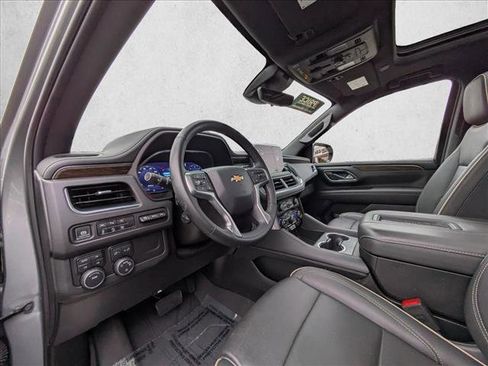 Used 2024 Chevrolet Suburban Premier image 15