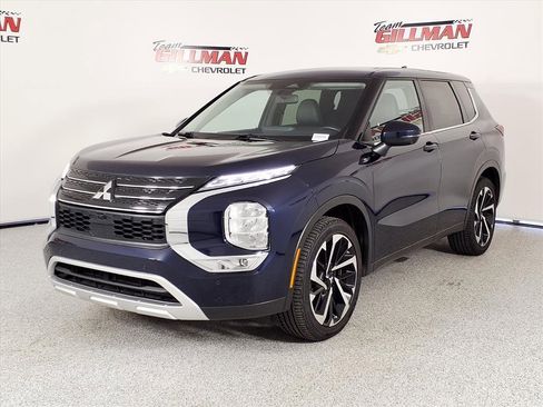 Used 2024 Mitsubishi Outlander SE Black Edition image 4