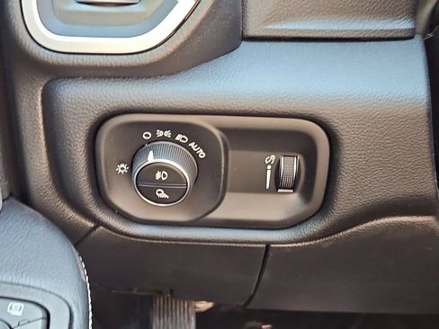New 2026 RAM 3500 Big Horn AWD/4WD image 18