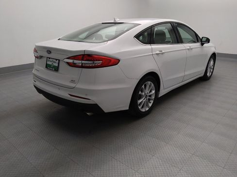 Used 2019 Ford Fusion SE FWD image 9