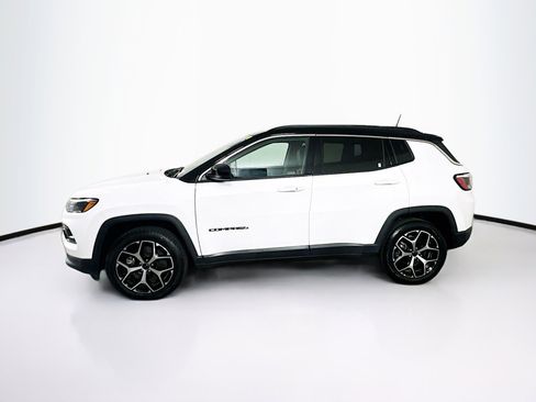 Used 2025 Jeep Compass Limited image 4