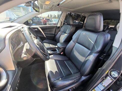Used 2015 Toyota RAV4 Limited w/ Technology Package AWD/4WD image 19
