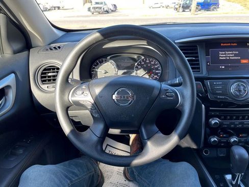 Used 2019 Nissan Pathfinder S image 17