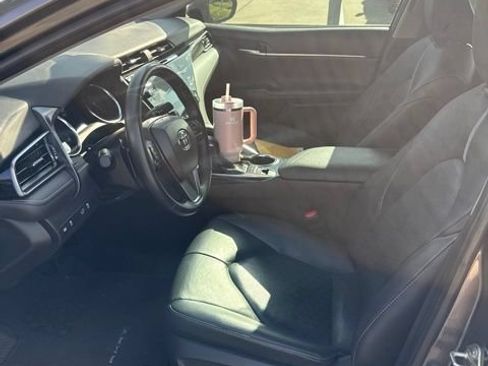 Used 2019 Toyota Camry XSE FWD image 9