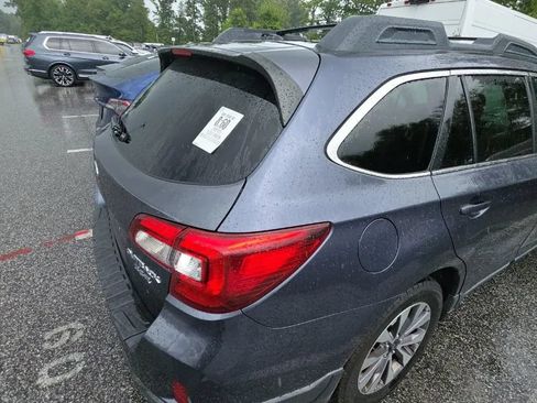 Used 2015 Subaru Outback 3.6R Limited AWD/4WD image 3