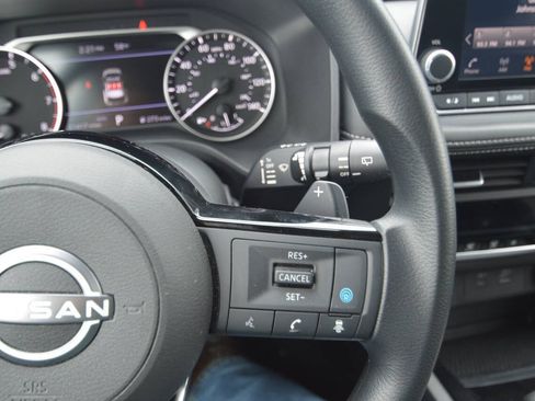 Used 2023 Nissan Rogue SV AWD/4WD image 32