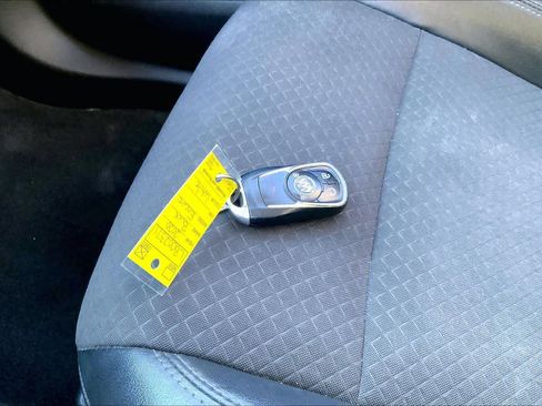 Used 2020 Buick Encore Preferred image 14