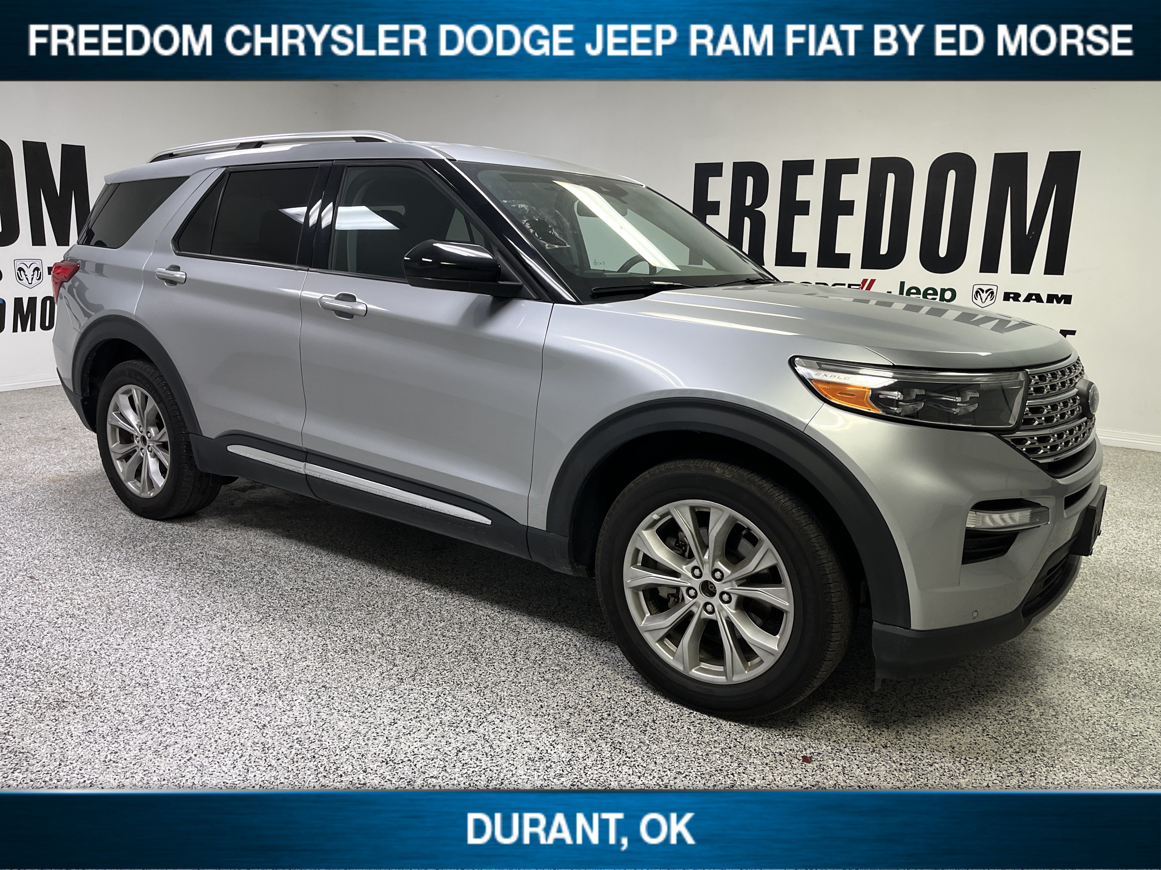 Used 2024 Ford Explorer Limited AWD/4WD image 3