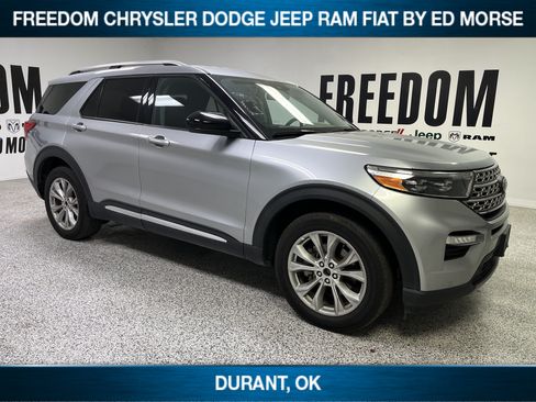 Used 2024 Ford Explorer Limited AWD/4WD image 3