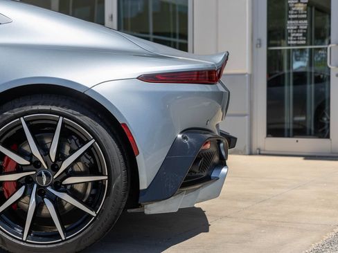 Used 2019 Aston Martin V8 Vantage Coupe RWD image 19