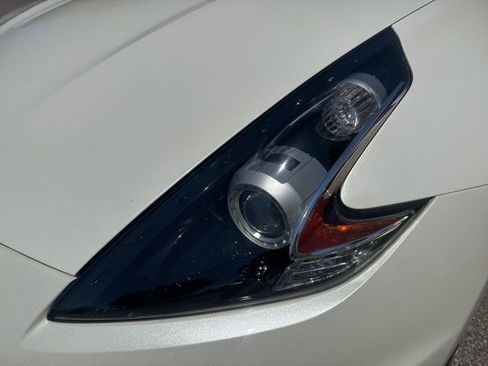 Used 2020 Nissan 370Z Touring Sport RWD image 9