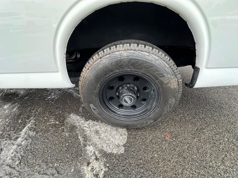 Certified 2016 Chevrolet Express 3500 LT w/ LT Preferred Equipment Group image 20