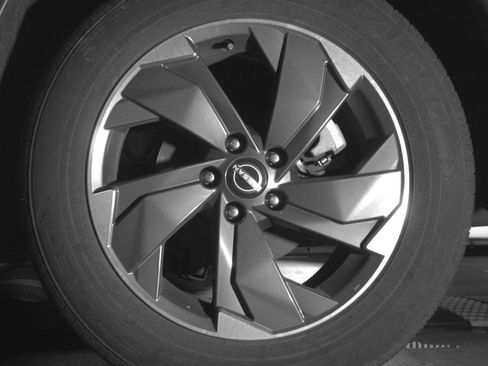 Used 2025 Nissan Rogue SV FWD image 17