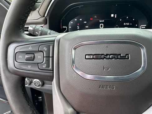 Used 2023 GMC Yukon Denali RWD image 26