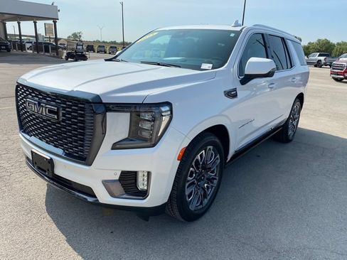 Used 2023 GMC Yukon Denali Ultimate AWD/4WD image 2