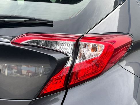 Used 2021 Toyota C-HR LE image 17