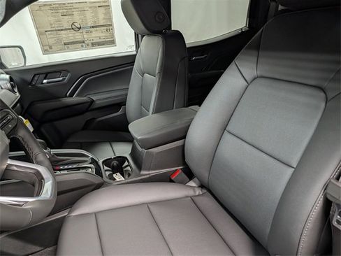 New 2026 Chevrolet Colorado LT image 9