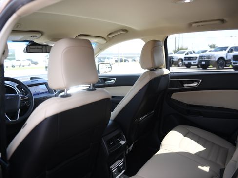 Used 2020 Ford Edge SEL w/ Convenience Package FWD image 15