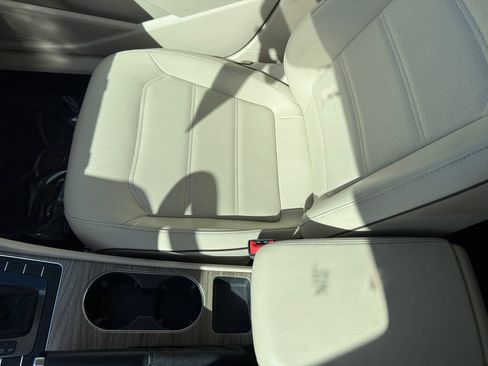 Used 2018 Volkswagen Passat 2.0T SE image 14