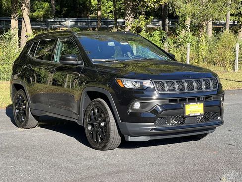 Certified 2023 Jeep Compass Altitude w/ Sun and Sound Group image 1
