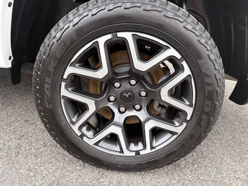 Used 2025 RAM 1500 Laramie w/ Off Road Group AWD/4WD image 11