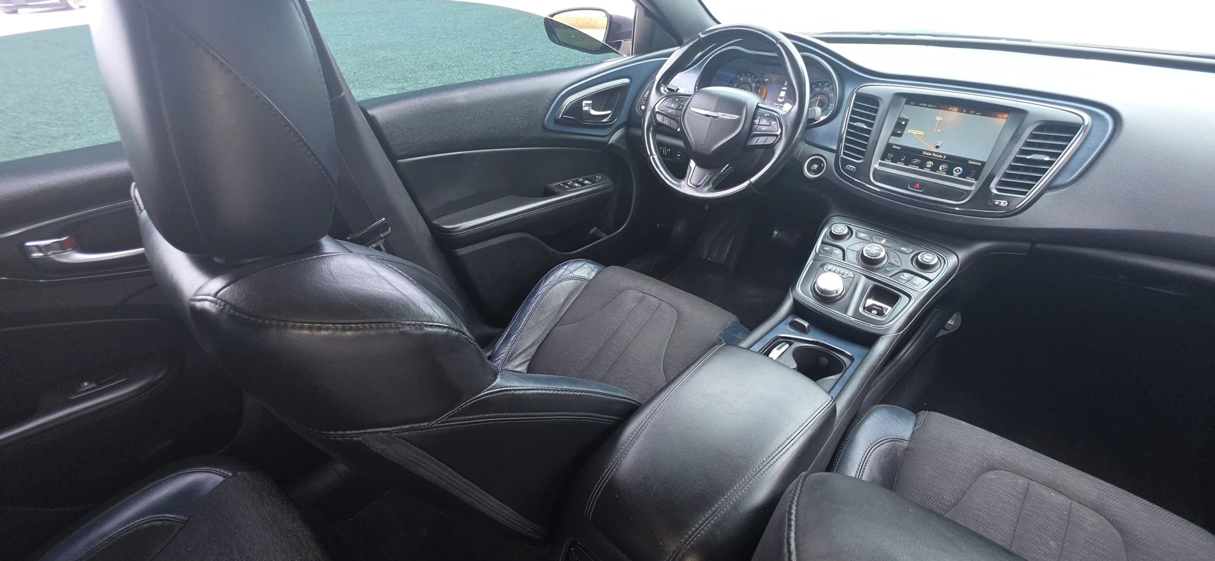 Used 2015 Chrysler 200 S w/ Navigation & Sound Group I FWD image 13