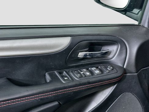 Used 2019 Dodge Grand Caravan GT FWD image 15