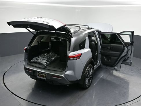 New 2026 Nissan Pathfinder Platinum AWD/4WD image 36