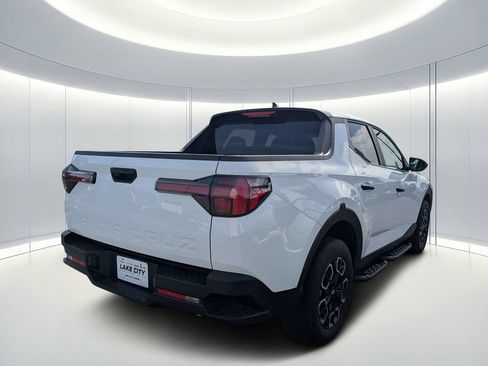 Used 2024 Hyundai Santa Cruz SEL FWD image 3