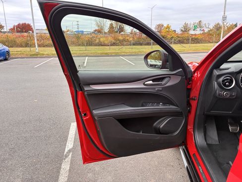 New 2025 Alfa Romeo Stelvio Sprint w/ Veloce Package image 14