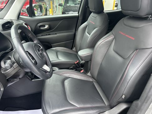 Certified 2023 Jeep Renegade Trailhawk w/ Sun/Sound Group AWD/4WD image 15