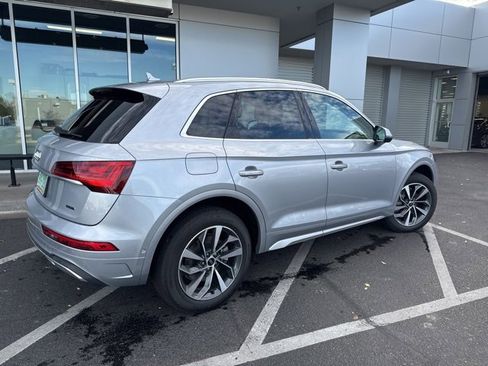 Certified 2021 Audi Q5 Prestige image 3