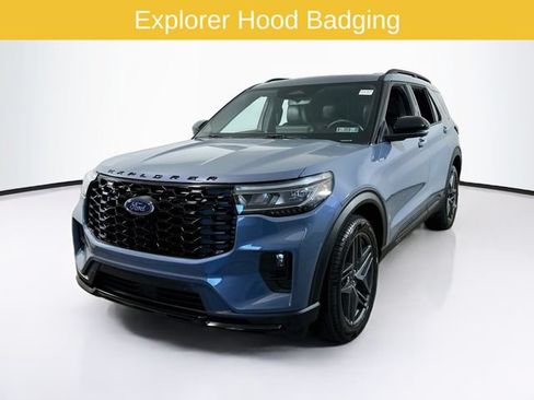 Certified 2025 Ford Explorer ST-Line w/ Premium Package AWD/4WD image 3