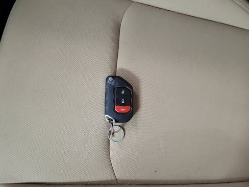 Used 2018 Jeep Wrangler Unlimited Sport S image 32