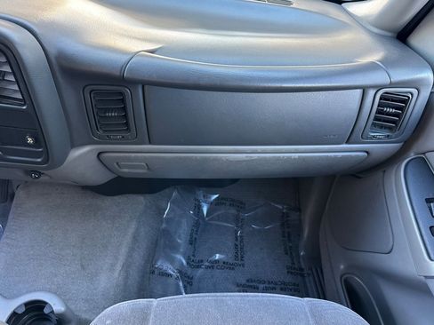 Used 2005 Chevrolet Suburban LS w/ Cargo Package image 27