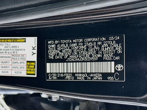 Used 2024 Toyota Prius LE FWD image 12