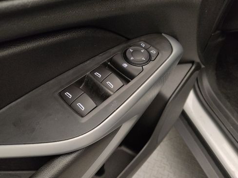 Used 2025 Chevrolet Trax LS FWD image 27