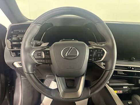 Used 2025 Lexus RX 350 AWD image 14