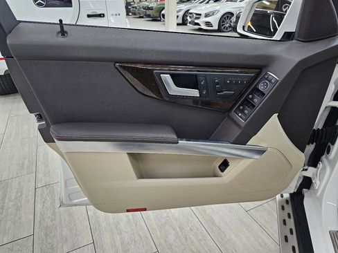 Used 2014 Mercedes-Benz GLK 350 4MATIC image 37