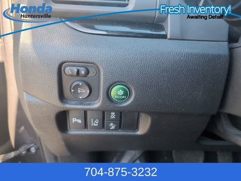 Used 2016 Honda Pilot Touring image 24