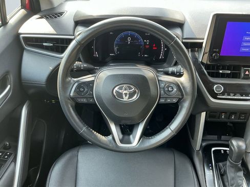 Certified 2024 Toyota Corolla Cross XLE image 14