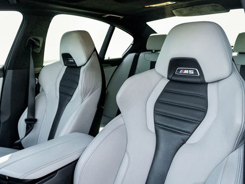 Used 2021 BMW M5 w/ Executive Package image 3