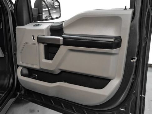 Used 2020 Ford F150 XLT RWD image 44