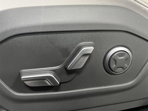 Used 2024 Hyundai Santa Fe Limited image 11