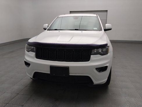 Used 2017 Jeep Grand Cherokee Altitude AWD/4WD image 15