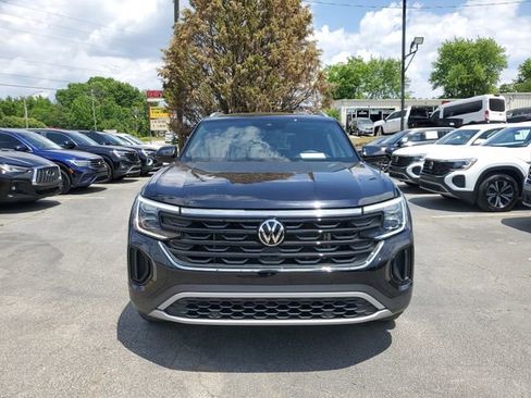 Used 2024 Volkswagen Atlas Cross Sport SE FWD image 2