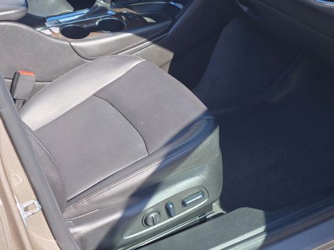 Used 2024 Chevrolet Malibu LT image 7