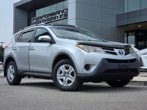 Used 2013 Toyota RAV4 LE AWD/4WD image 2