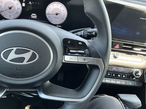Used 2025 Hyundai Elantra SEL FWD image 20