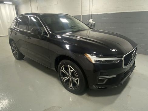 Used 2022 Volvo XC60 B5 Momentum w/ Advanced Package image 4